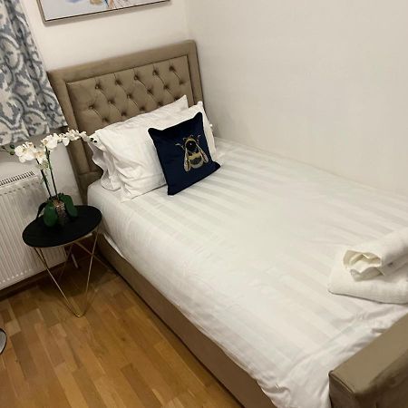 Tj Homes - Double Room With Single Bed - 3 Min To Tube Station - London Ruislip Exterior foto